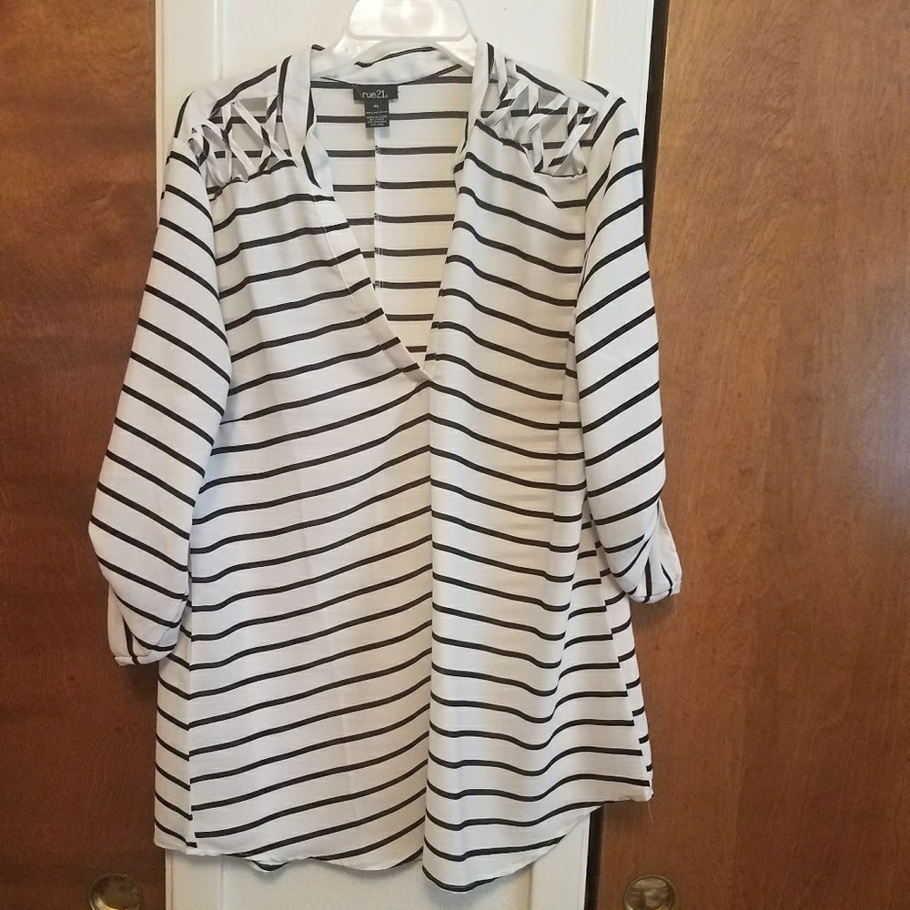 Lot of 4 blouses
